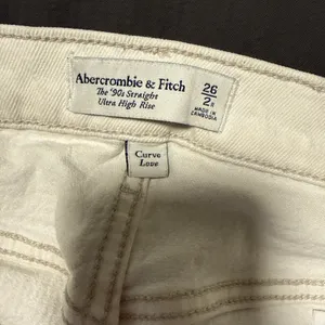Abercrombie Straight 90s High-Rise Curve Love thumbnail 3