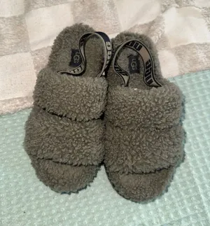 NWOT olive green UGG‎ Oh Fluffita slippers size 6 thumbnail 1