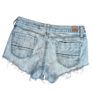 Y2K American Eagle Cut Off Jean Shorts! thumbnail 4