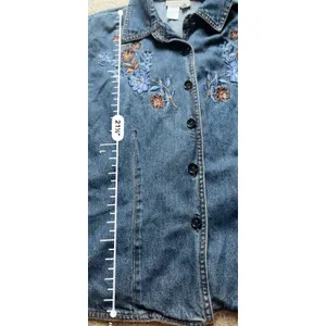 Coldwater Creek Floral Embroidered Denim Button Up Shirt Women’s 12 P thumbnail 5
