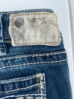Silver Suki Low Rise Flare, Size 31, EUC thumbnail 7