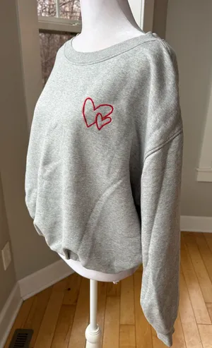 Universal Thread Gray Embroidered Heart Bubble Hem Cropped Crewneck Sweatshirt L thumbnail 1
