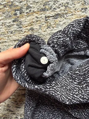 Lululemon 3/4 Leggings size 6 thumbnail 5