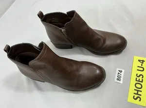 Womans Excellent Condition American Rag Cadee Ankle Bootie 8W Brown thumbnail 1