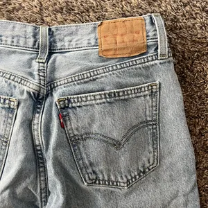 Mid wash denim Levi’s low pros straight jeans thumbnail 9