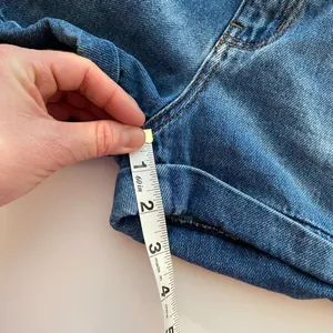 American Eagle Women’s Mom Jean Shorts size 0 thumbnail 5