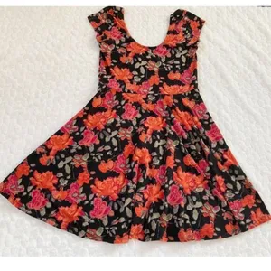 Kimchi‎ Blue by Urban Outfitters Skater Cap Sleeve Floral Dress - M thumbnail 4