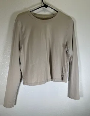 Women’s Lululemon Long-Sleeve Crewneck Top — Taupe size Small? thumbnail 1