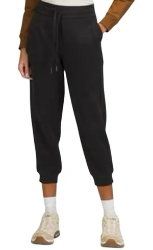 Lululemon Size 6 Scuba High-Rise Cropped Joggers Sweatpants Black Style W6BW6S thumbnail 1