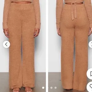 SKIMS | Woman's Teddy Camel Brown Boucle Knit High Waisted Wide Leg Pants,‎ S/M thumbnail 6