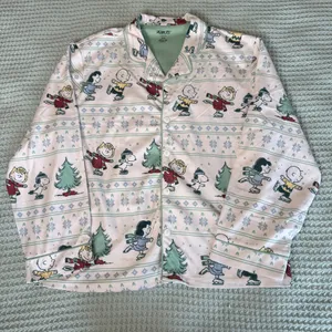 NWT Peanuts Pajama Set Womens Medium Snoopy Charlie Brown Lucy Sally Christmas thumbnail 4