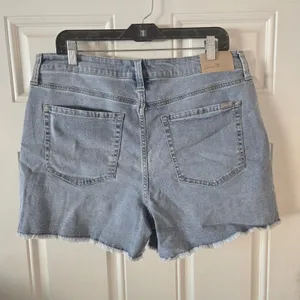 Seven7 Women’s Denim Shorts Size 14 Light Wash Distressed Raw Hem High Rise NWOT thumbnail 2