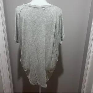 Express women's v neck short sleeved oversized gray t shirt size large thumbnail 3