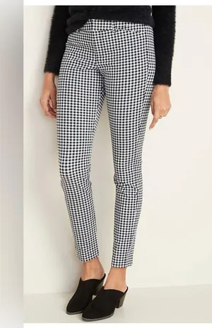 Old Navy High-Waisted Gingham Pixie Ankle Pants ✨NWT✨ thumbnail 2