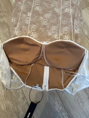 Gorgeous lace dress thumbnail 3