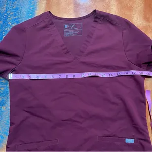 Figs Casma 3 pocket v neck scrub top small burgundy thumbnail 7