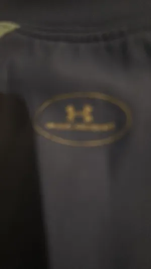 Small Under Armour Women’s long sleeve shirt thumbnail 7