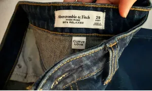Abercrombie High-Rise 90s Jeans Curve Love thumbnail 3