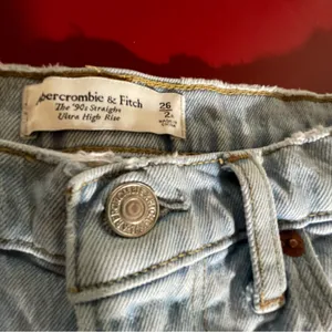 Abercrombie Jeans 90s women’s 26 Ultra High Rise Straight Leg Light Wash Y2K Mom thumbnail 7