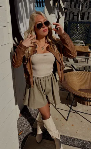 Green Boutique Romper Size M thumbnail 1