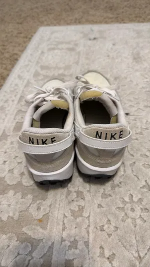 nike tennis shoes  thumbnail 2