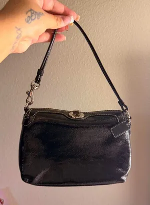 Vintage Coach turnlock wristlet Y2K black Patent Leather thumbnail 1