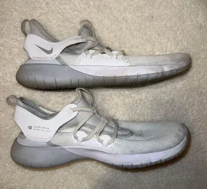 Nike Tennis Shoes thumbnail 1