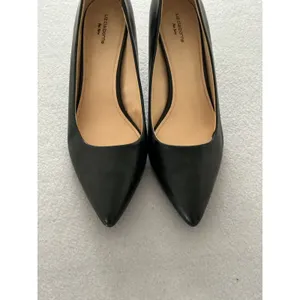 Liz Claiborne Pumps 10M Black Flex Form Pointed Toe Kitten Heels thumbnail 3