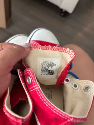 Unisex Converse All Star Chuck Taylor High-Top Sneakers Sz. 3 kids thumbnail 4