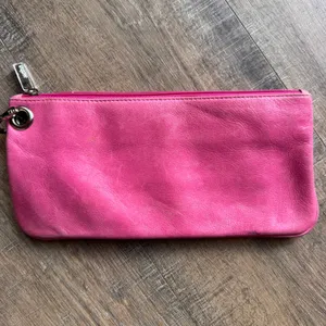 Hobo International Pink Leather Zip Clutch Wallet Floral Lining Grommet Detail thumbnail 2