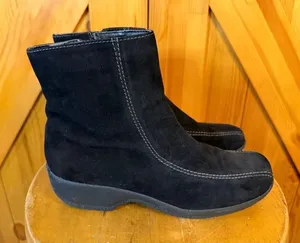 Clarks 75171 Women Black Suede Leather Side Zip Boot Shoe Size 7.5M thumbnail 1