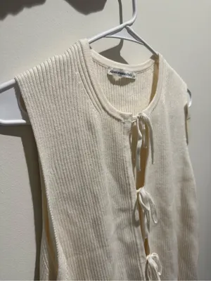 Abercrombie & Fitch Sleeveless Cream Tie-Front Ribbed Top thumbnail 3