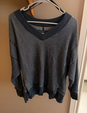 American Eagle Outfitters XS Sweater Oversized V-Neck thumbnail 1