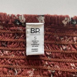 BP. Long Sleeve Floral Crop Top with Lace Trim –‎ Size Small thumbnail 5