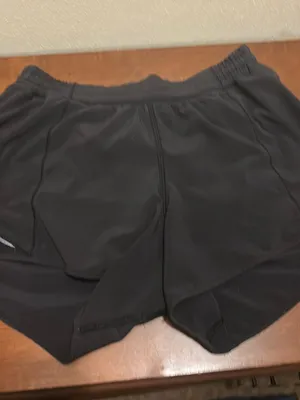 Lululemon Hotty Hot Short 2.5” thumbnail 4