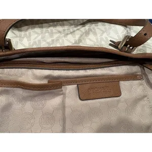 Michael Kors Jet Set Travel Tote - Vanilla MD tote Hang Tag Logo thumbnail 10