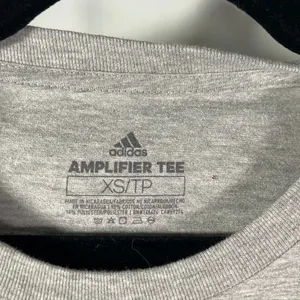 Adidas Indiana Hoosiers IU Amplifier Tee Shirt Gray XS New‎ College Athleisure thumbnail 2