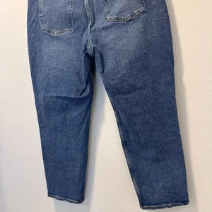 Abercrombie & Fitch Size 32/14 The Mom Hi Rise Curve Love‎ Distressed Denim Jeans thumbnail 11