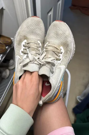 Nike Sneakers thumbnail 2