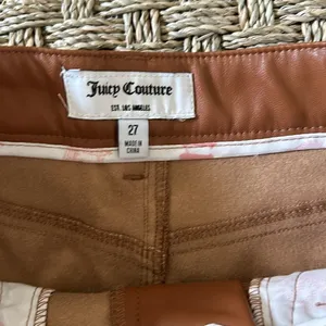 JUICY COUTURE Rodeo Barrel Fit High Waist Faux Leather Pants, Camel Size 27 NWOT thumbnail 7