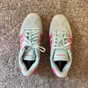 Adidas Women’s Platform Sneakers thumbnail 4