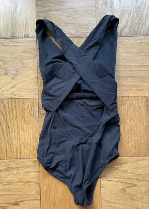Lululemon black City One Piece size 4 NWOT w/ built in bra thumbnail 4