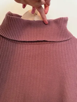 Gap mauve waffle knit loose fit turtleneck sweater thumbnail 4