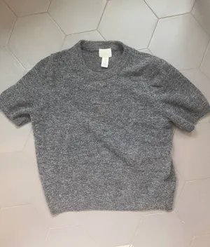 H&M Grey short sleeve sweater thumbnail 2