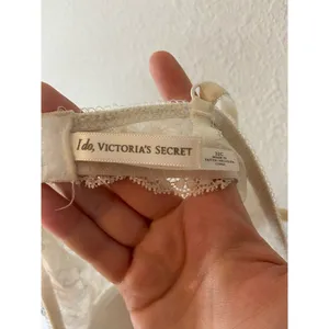 Victoria's Secret I do honeymoon bra size 32C thumbnail 3