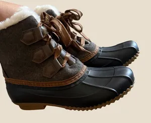 Maurices Womens Brown Black Faux Fur Lined Lace Up Duck Boots Size 9 thumbnail 1