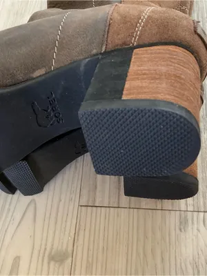 Sorel “Addinngton” tall water proof boots brown leather suede size 7 thumbnail 5
