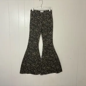 Blank Paige Leopard Print Bell Bottom Jeans Raw Hem Size M thumbnail 3