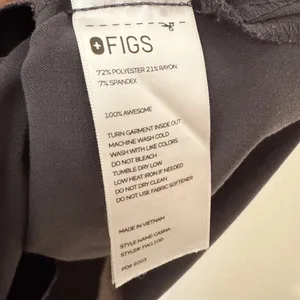 Figs Casma Scrub Top Size M Gray Three‎ Pocket V Neck Medical Hospital Corpcore thumbnail 6