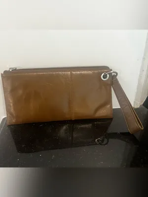 HOBO Vida Wristlet In Polished Leather - Truffle thumbnail 4